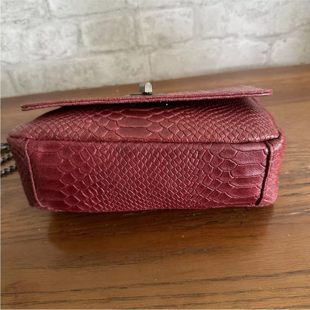 Mia Tomazzi Red Burgundy Moc Croc Leather Crossbody Purse Bag Clutch Chain Strap - Picture 8 of 13